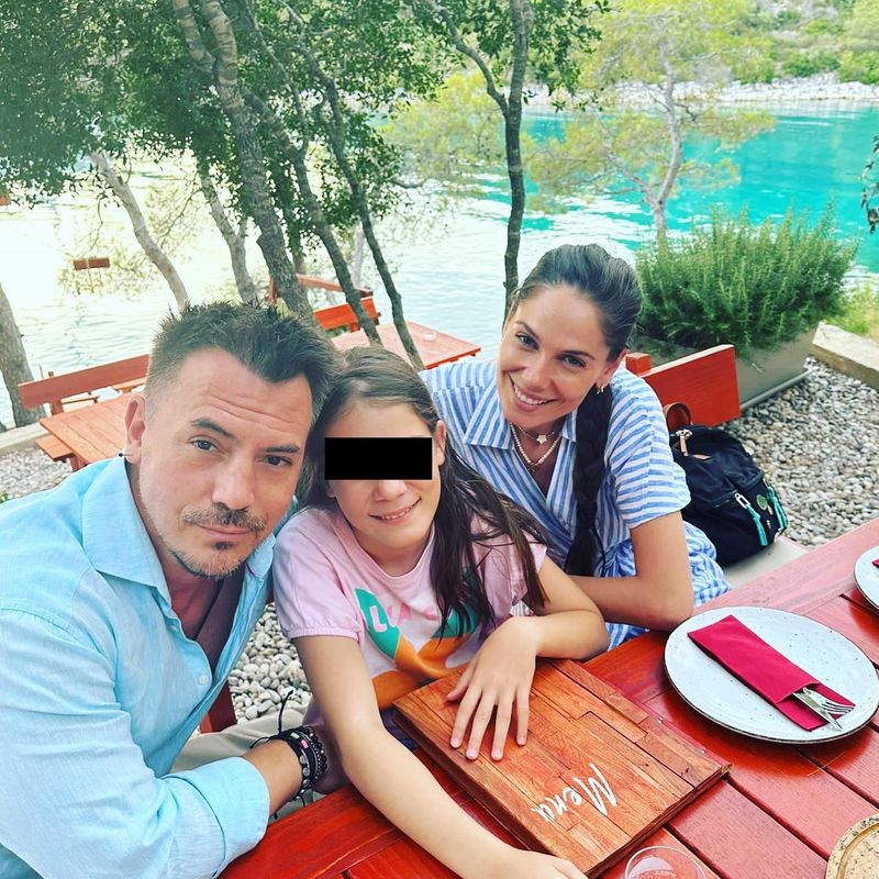 Irina și Răzvan Fodor, alături de fiica lor