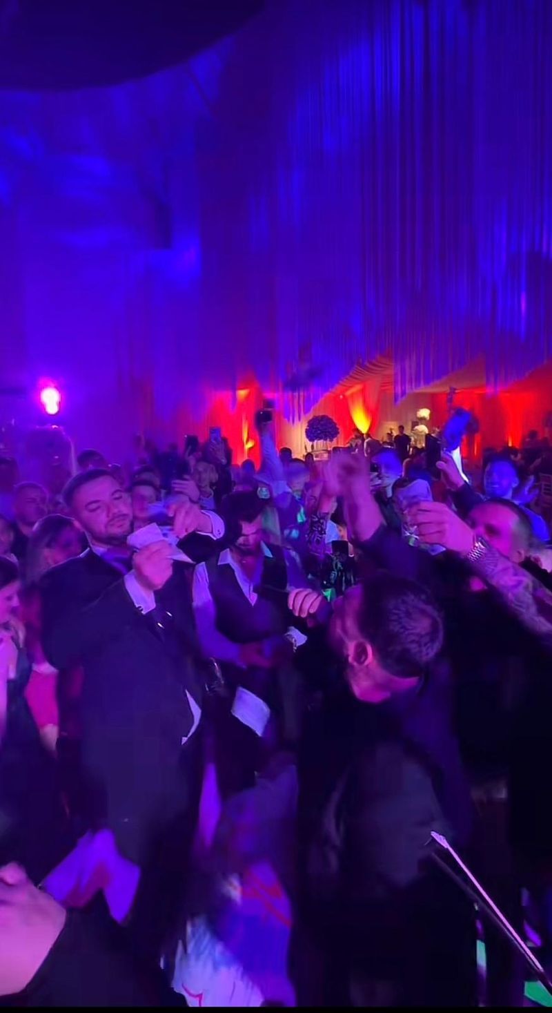 Imagini din timpul nunții lui Iancu Sterp și a Denisei Coțolan