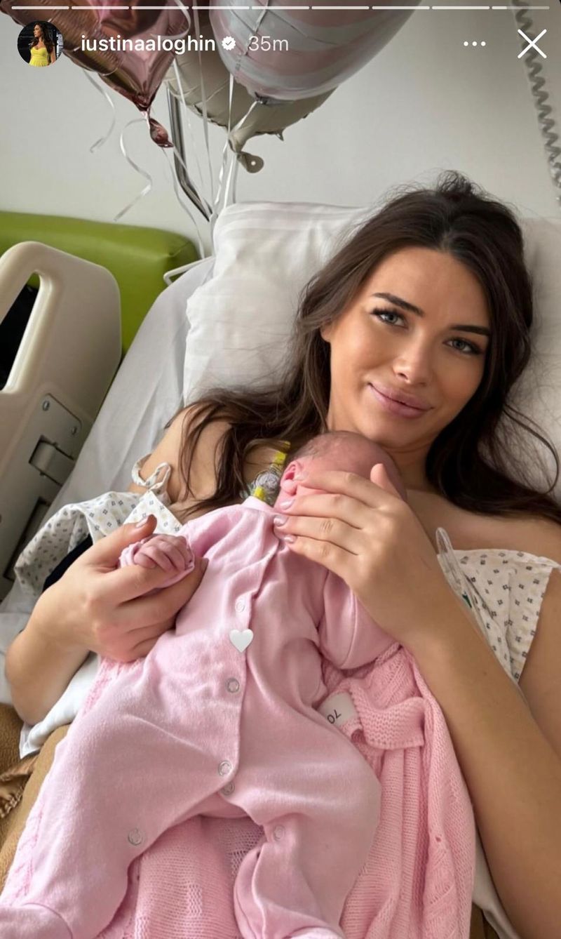 Iustina Loghin și fiica sa