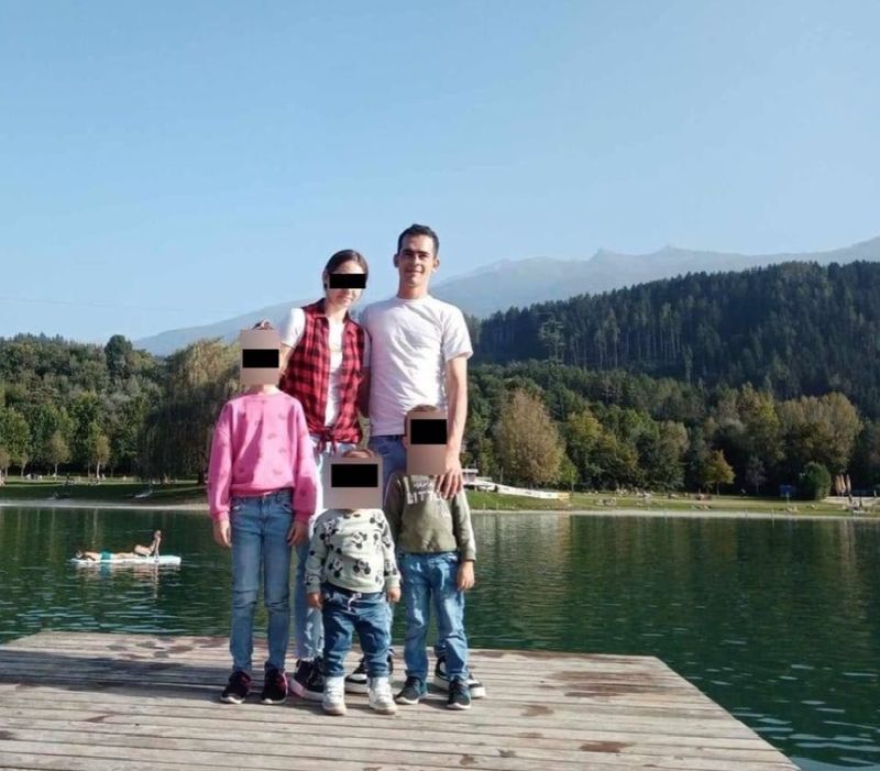 Daniel, soția și copiii săi