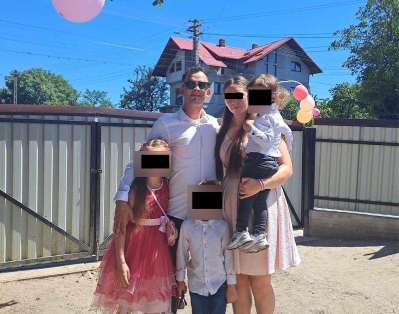 Daniel, &icirc;mpreună cu soția și copiii săi