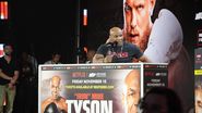 Jake Paul și Mike Tyson