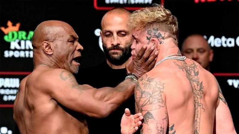 Jake Paul și Mike Tyson