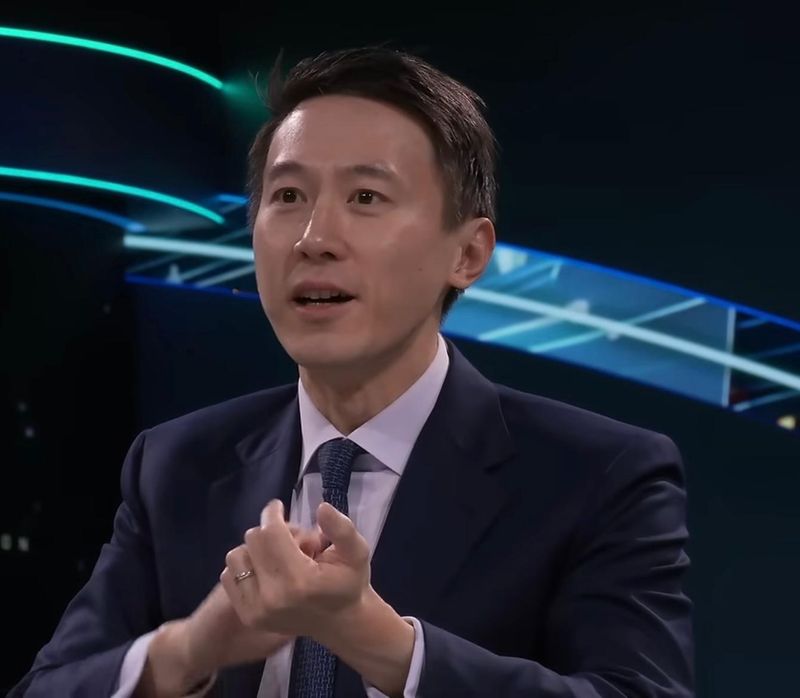 Shou Zi Chew, directorul TikTok