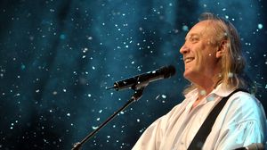 Cât costă un bilet la unul dintre concertele lui Ștefan Hrușcă de Crăciun în 2024. Artistul va cânta în 12 orașe din România