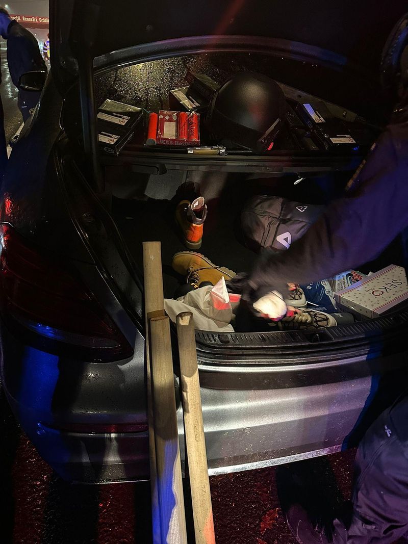 Armele găsite de polițiști asupra mercenarilor lui Horațiu Potra