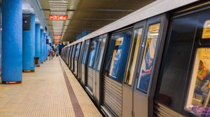 Probleme cu metroul pe Magistrala 1! Se circulă în sistem pendulă, după ce șina de la stația Obor s-a rupt și a avariat 5 trenuri
