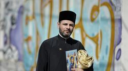 Când vine preotul cu icoana de Crăciun 2024. Obiceiul „umblatului cu icoana” își are rădăcini adânci în istoria Bisericii