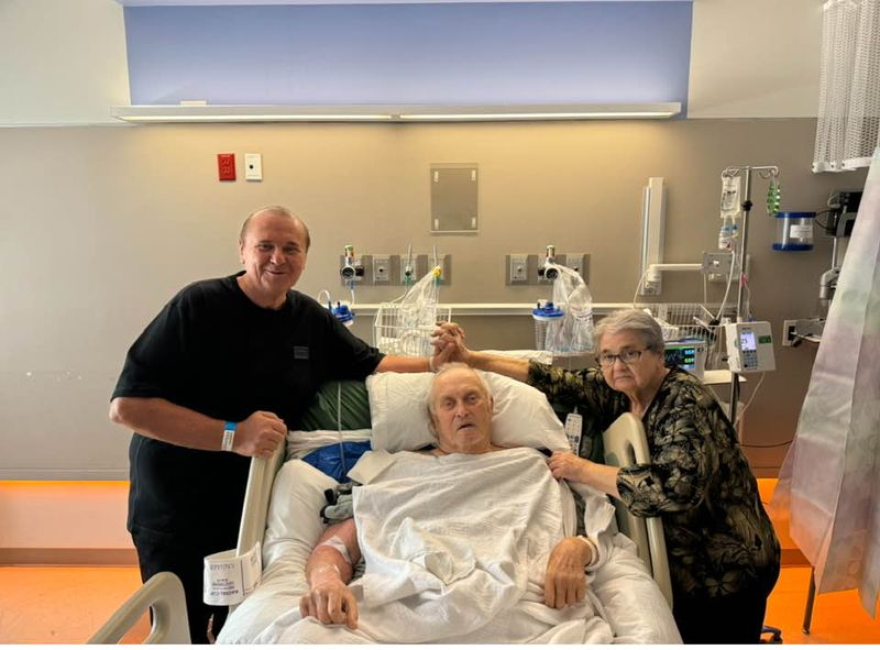 Nick Rădoi și familia sa Nick Rădoi și familia sa