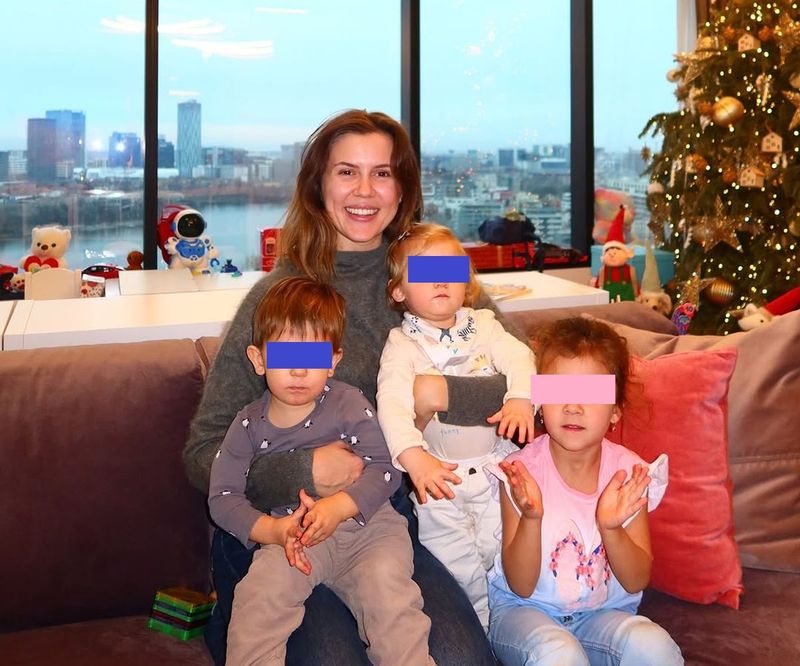 emily burghelea familie