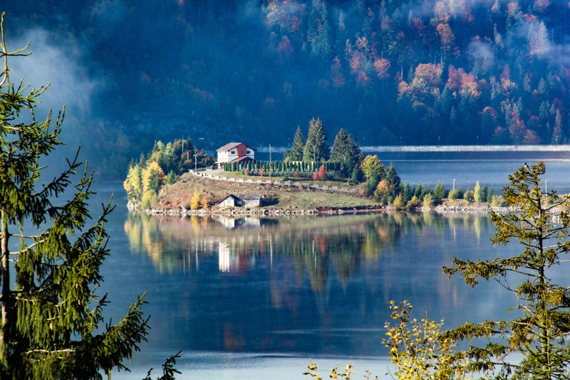 lacul colibita cel mai curat aer romania