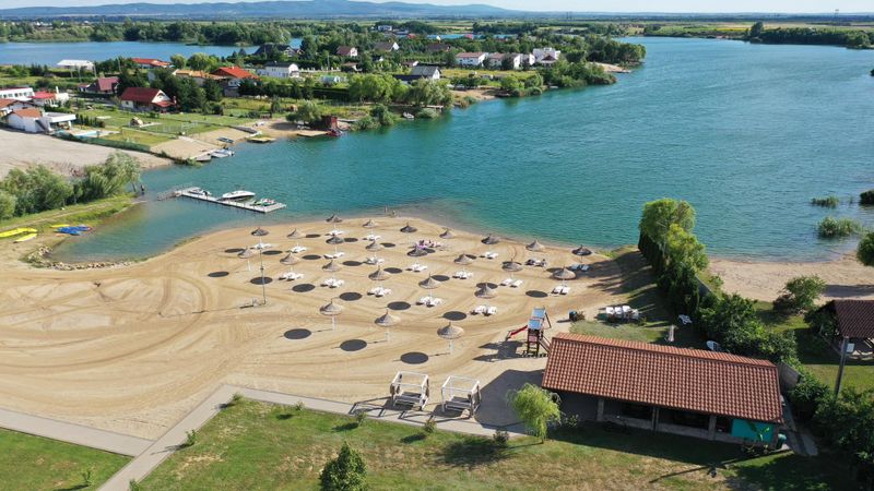 Pensiunea cu plaja din nord-vestul țării