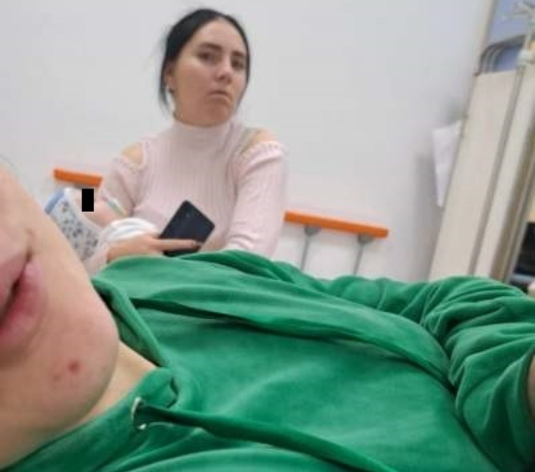 Vulpița și fiul ei la spital Vulpița copil