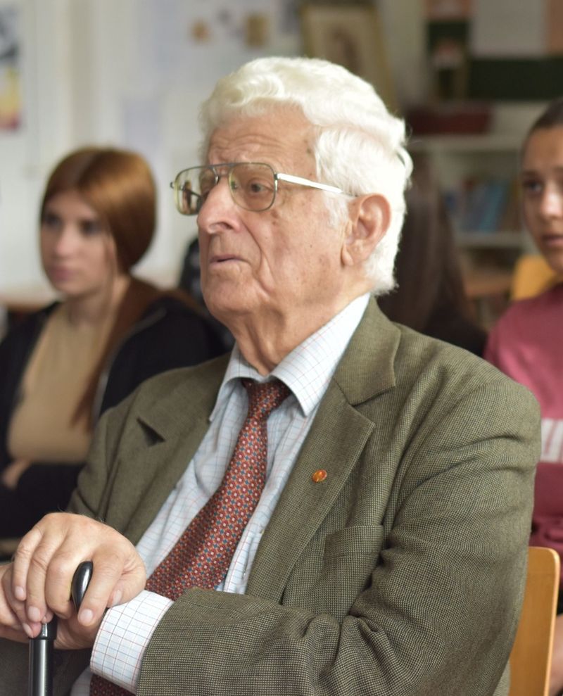 Nicolae Constantinescu Nicolae Constantinescu