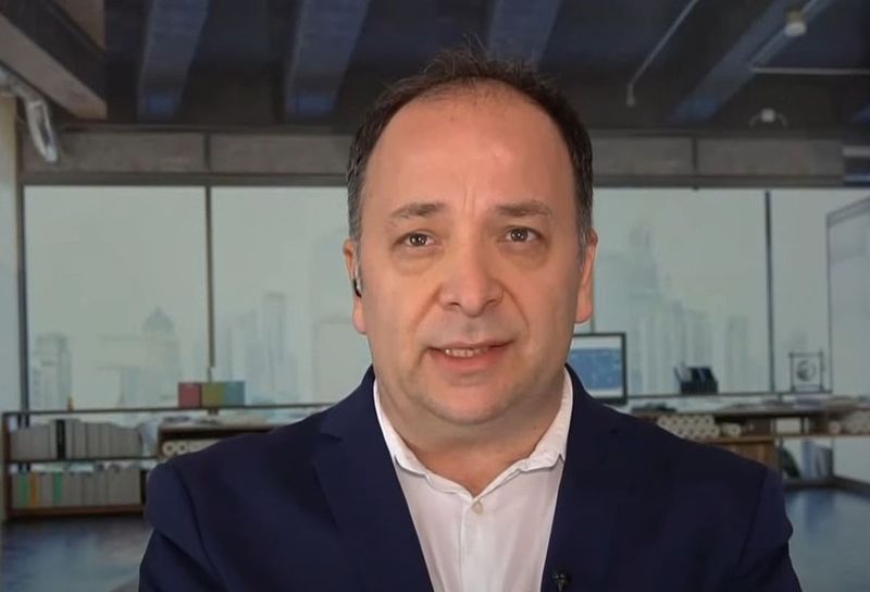 analistul economic adrian negrescu