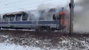 Vagonul unui tren a luat foc