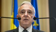 Mugur Isărescu 