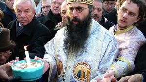 Ilustrație preoți cu coliva  Ilustrație preoți cu coliva