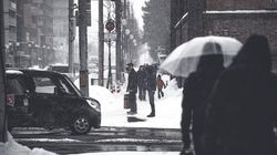 Zăpada a creat haos și pe trotuare, nu doar pe șosele! Zeci de persoane au ajuns la spital cu entorse, luxații sau fracturi