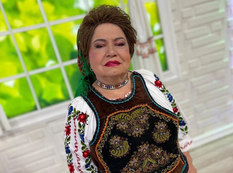 saveta bogdan costum popular