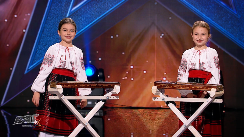 Ioana și Maria Bucur de la Rom&acirc;nii au talent