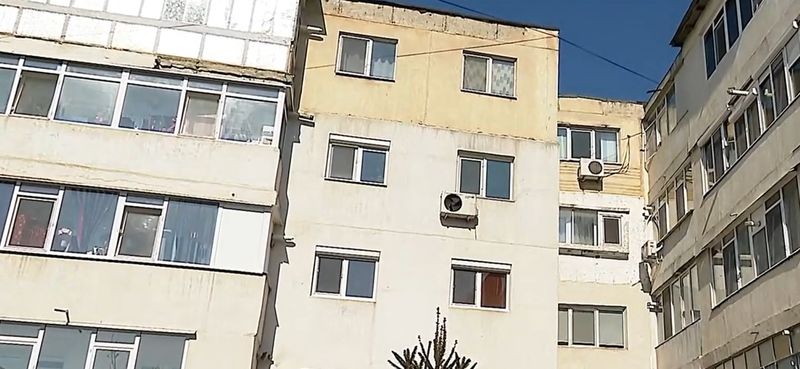 Locul de unde adolescenta &icirc;n v&acirc;rstă de 13 ani din Brăila s-a aruncat de la etaj