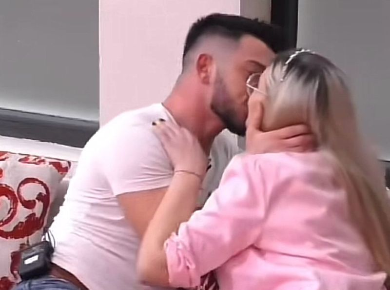 Sabrina și Perneș mireasa