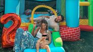 Gabriela Prisăcariu alături de Dani Oțil și fiul lor