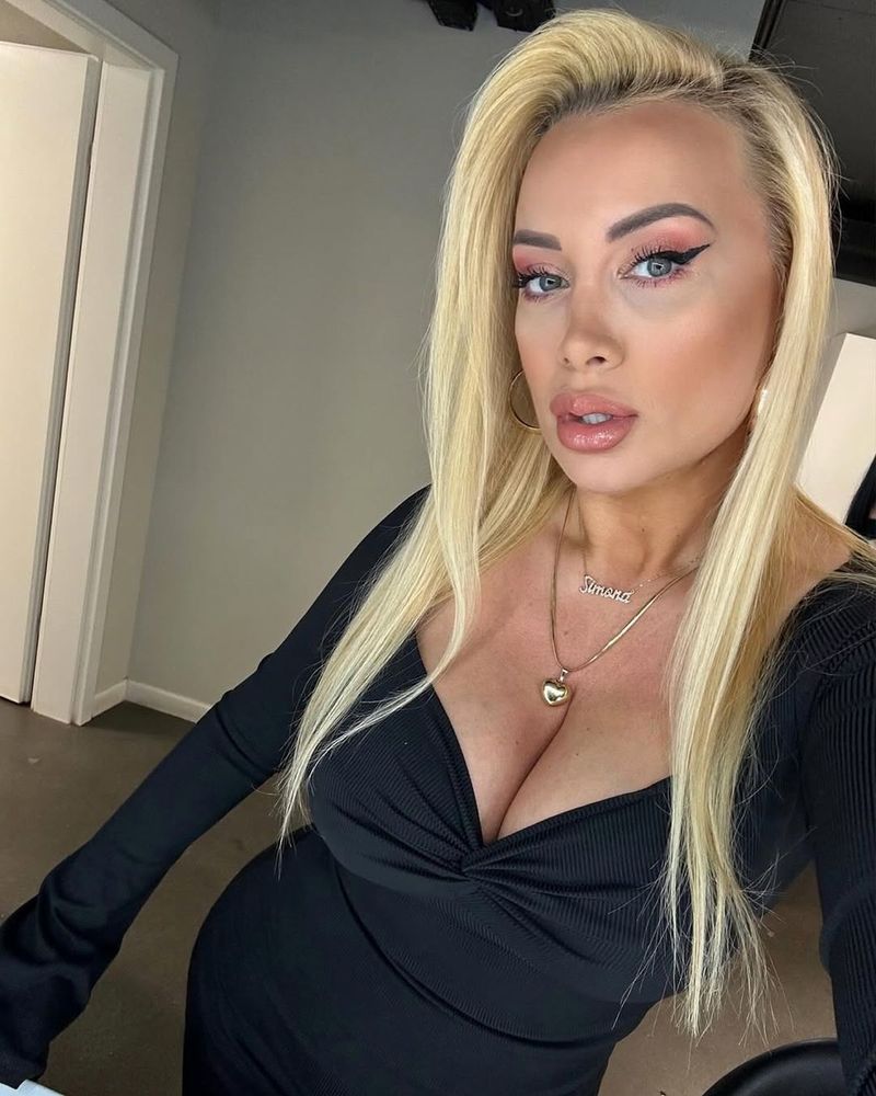 Simona Trașcă într-un selfie simona trasca