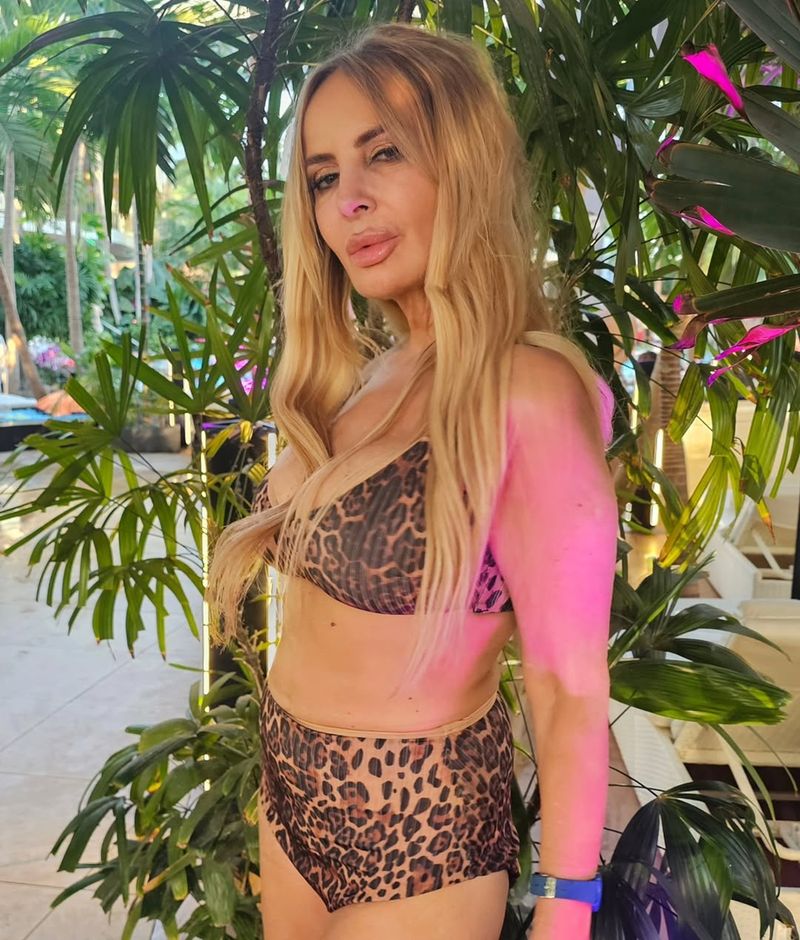 Cum arată Daniela Gyorfi în costum de baie