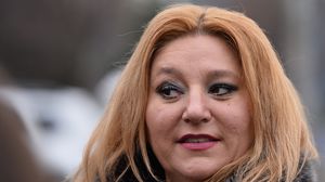 Cine este Diana Șoșoacă. Biografie: vârstă, studii, carieră, CV și declarație de avere. Avocata are un mandat în Parlamentul European!