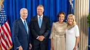 Ce putea face România cu banii cheltuiți de Klaus Iohannis pe vacanțele de lux: Fostul președinte s-a desfătat în milioane de euro. Economistul Adrian Negrescu semnalează: "Sunt școli în care copiii tremură de frig" | EXCLUSIV