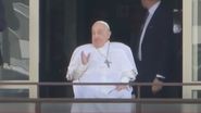 Papa Francisc, la balconul spitalului