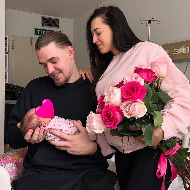 Larisa Iordache, alături de Cristian Chiriță și fiica lor Larisa Iordache, alături de Cristian Chiriță și fiica lor