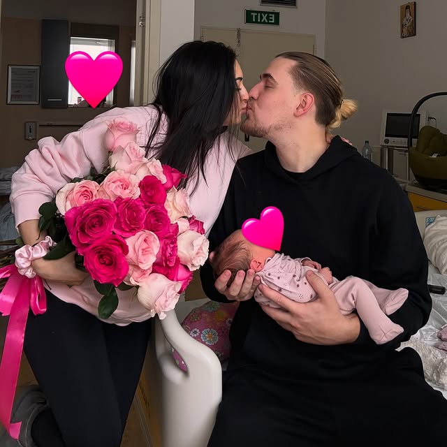 Larisa Iordache, alături de Cristian Chiriță și fiica lor Larisa Iordache, alături de Cristian Chiriță și fiica lor