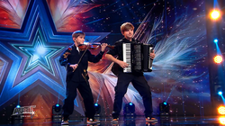 Cine sunt Lucian și Daniel Advahov de la Românii au talent 2025. Concurenții fac parte din Orchestra Fraților Advahov