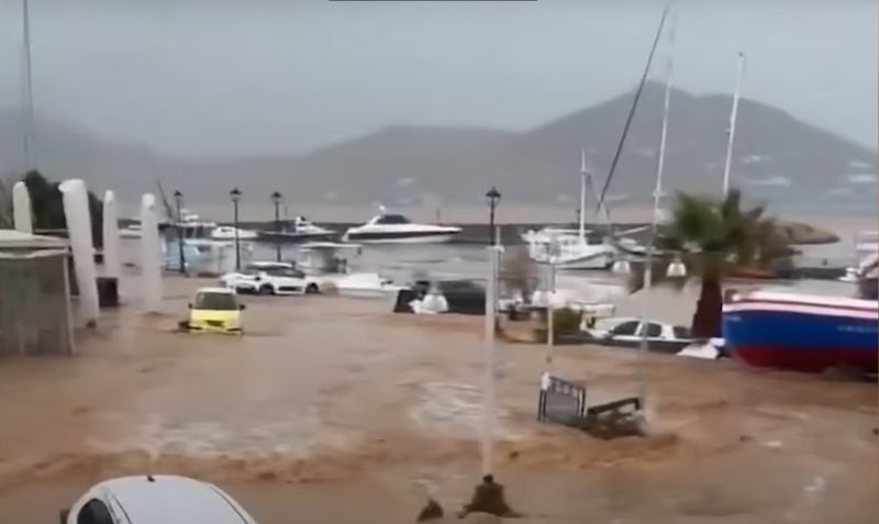 Inundații devastatoare în Grecia Inundații devastatoare în Grecia