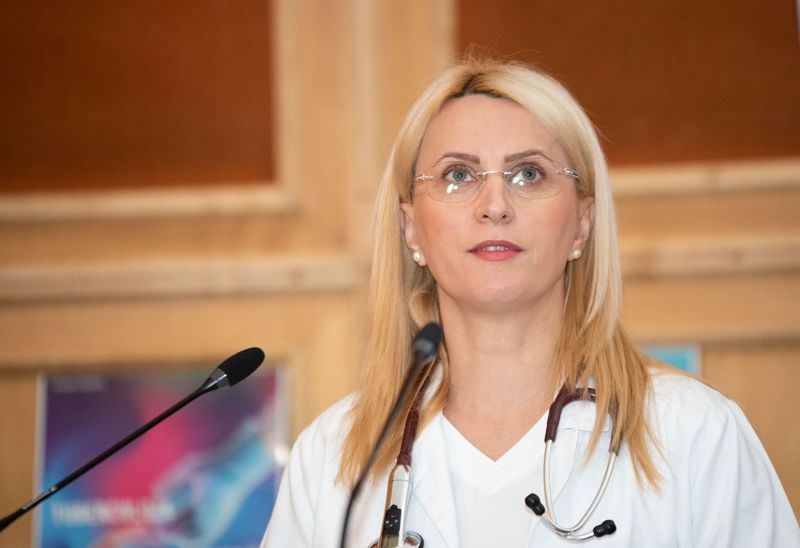 Ce este pneumonia și ce trebuie să știe toată lumea despre boala care l-a ucis pe actorul Val Kilmer. Medicul pneumolog Beatrice Mahler &quot;Orice pneumonie care necesită suport ventilator poate avea o evoluție posibil spre deces&quot; | EXCLUSIV