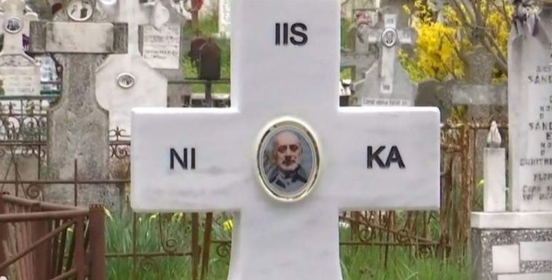 Mormântul luui Viorel Lis