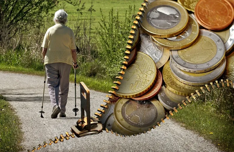 Pensionari România