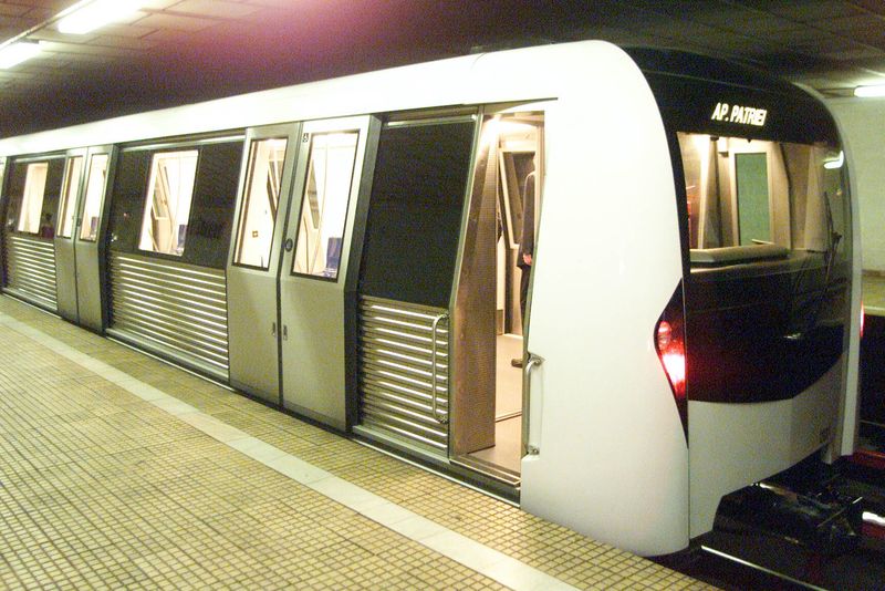 Metrou în stație