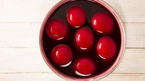 Când se vopsesc ouăle de Paște în 2025. Paștele ortodox, cât și cel catolic se sărbătoresc în aceeași zi!