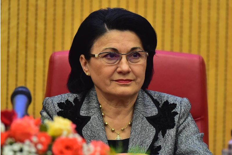 Paștele acasă, cu sufletul plin! Interviu fabulos cu Ecaterina Andronescu despre tradiție, recunoștință și familie: &quot;Sunt foarte fericită că familia mai mare, eu am un fiu și doi nepoți, se reunește la noi cu ocazia acestei sărbători&quot; | EXCLUSIV