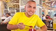 Mihai Trăistariu își deschide sufletul de Paște: Amintirea cu mama și cozonacul din cana de metal, simbol al unui dor nemărginit: "Eu cum nu mai am părinți, mă gândesc la frați" | EXCLUSIV