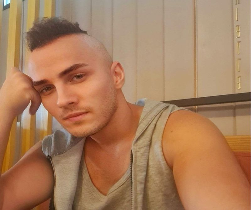 Mihai Trăistariu își deschide sufletul de Paște: Amintirea cu mama și cozonacul din cana de metal, simbol al unui dor nemărginit: &quot;Eu cum nu mai am părinți, mă gândesc la frați&quot; | EXCLUSIV
