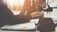 Noua Casă 2025: ofertă tentantă sau capcană? Ce e mai avantajos: garanția statului sau creditul ipotecar clasic. Sfatul experților: "Singurii care au un avantaj la Programul Prima Casă sunt cei care nu dispun de acel avans"