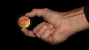 Fazele Lunii Mai 2025: Luna Plină debutează pe 12 Mai!