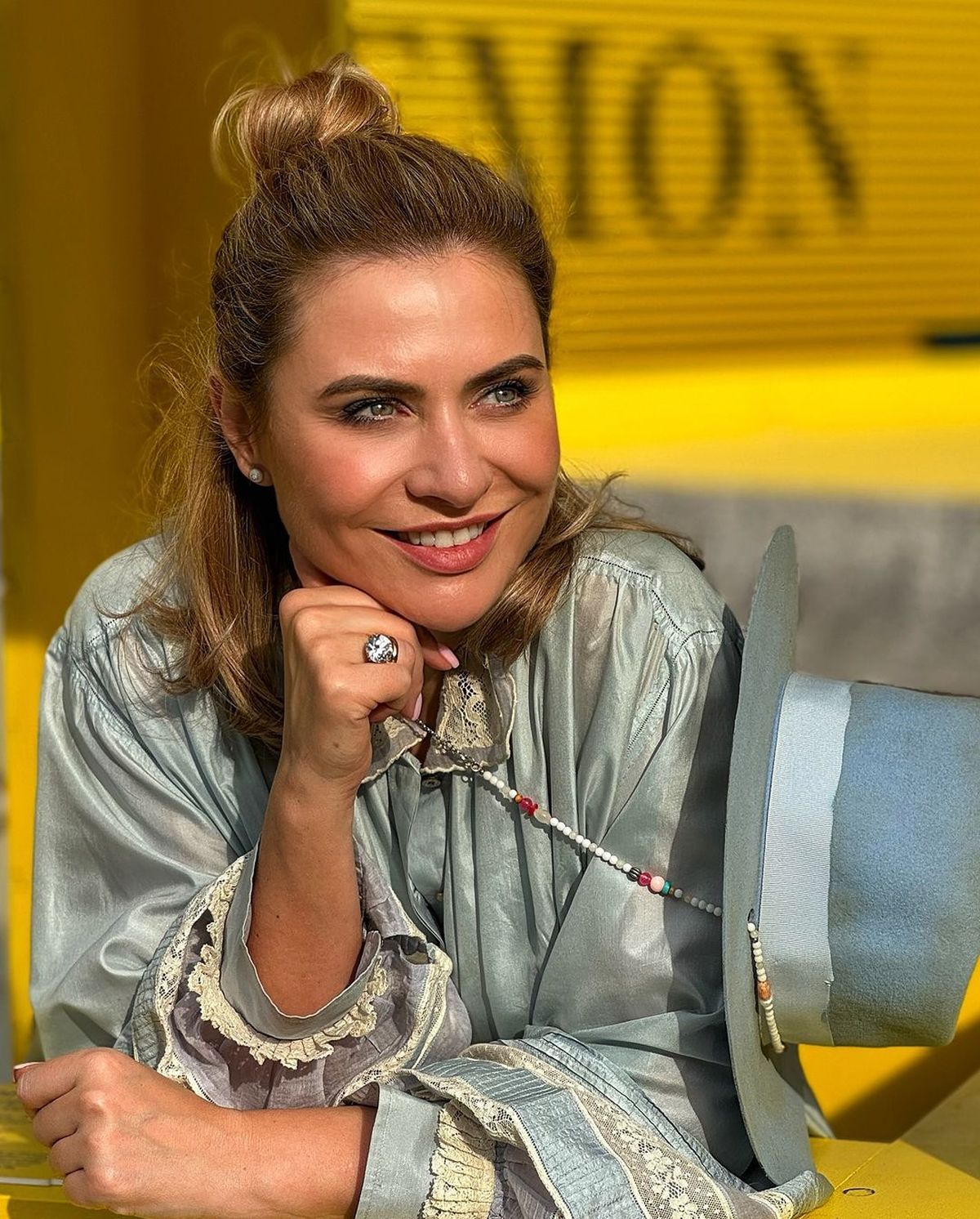 Adina Buzatu, mesaj elegant pentru România, de 1 Decembrie: „Capul sus. Meriți să fii văzută așa cum ești!” | EXCLUSIV