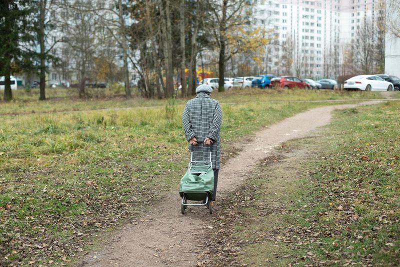 Alertă pentru pensionari: Se anunță un colaps al sistemului de pensii din cauza uriașelor dezechilibre financiare. Cifrele care îngrijorază: &quot; Problema pensiilor în România este ca o bombă cu ceas&quot;