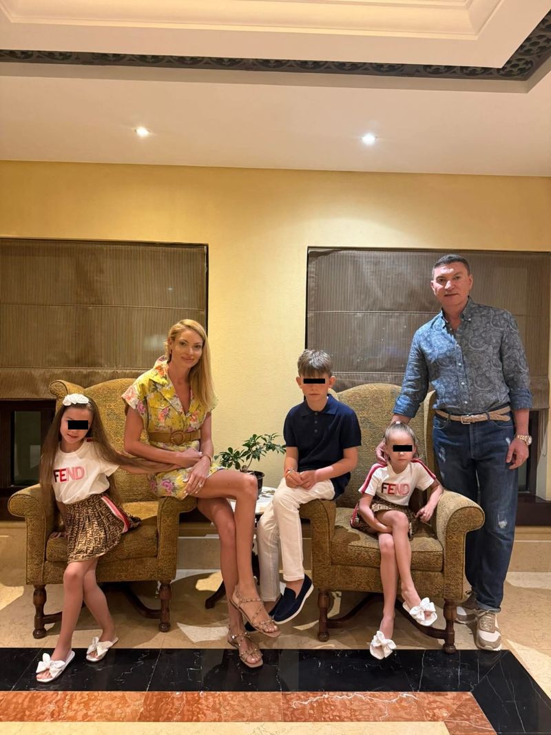 Valentina Pelinel și familia ei